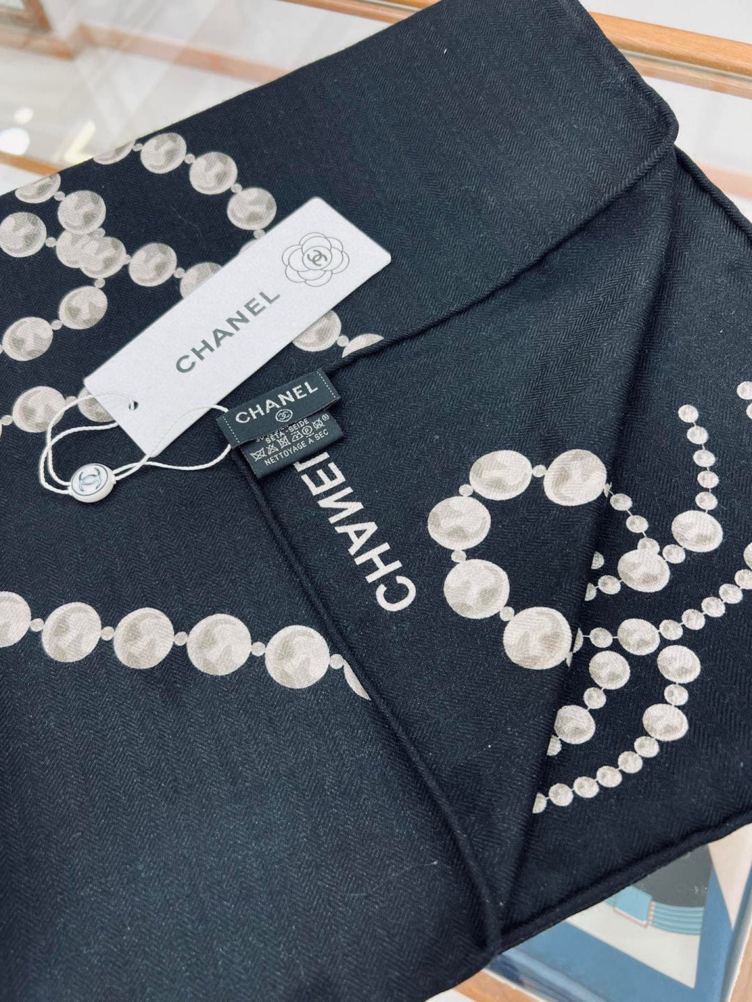 CHANEL 25S SCARF 140 IN CASHMERE 991649