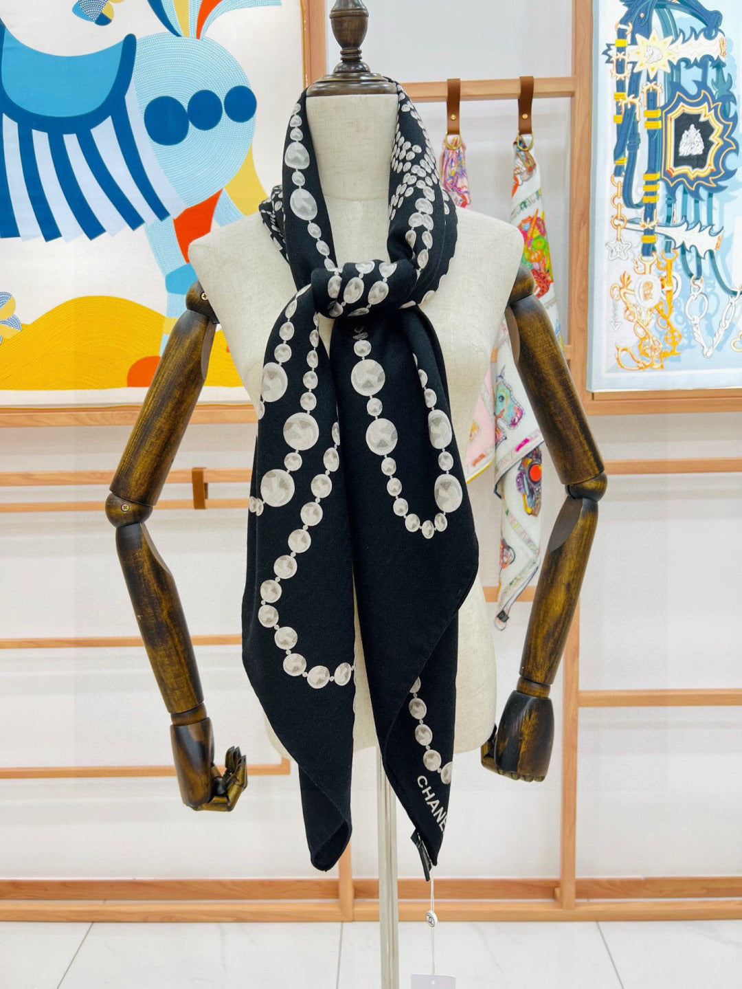 CHANEL 25S SCARF 140 IN CASHMERE 991649