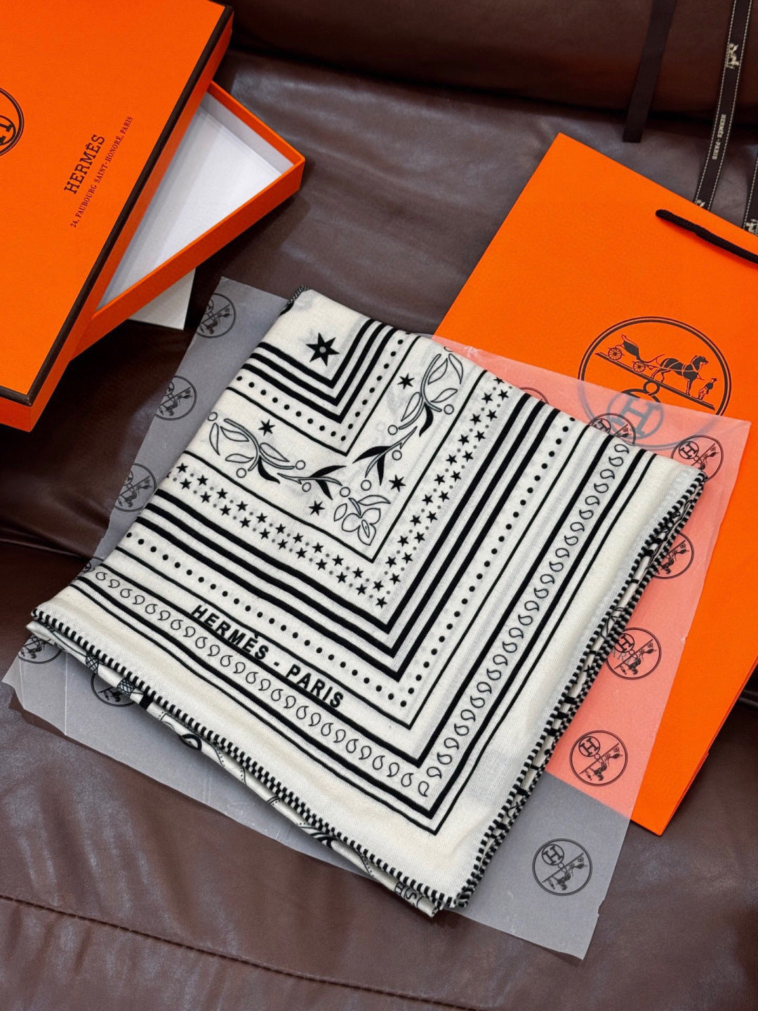 HERMES 25S SCARF 140 IN SILK CASHMERE 991677