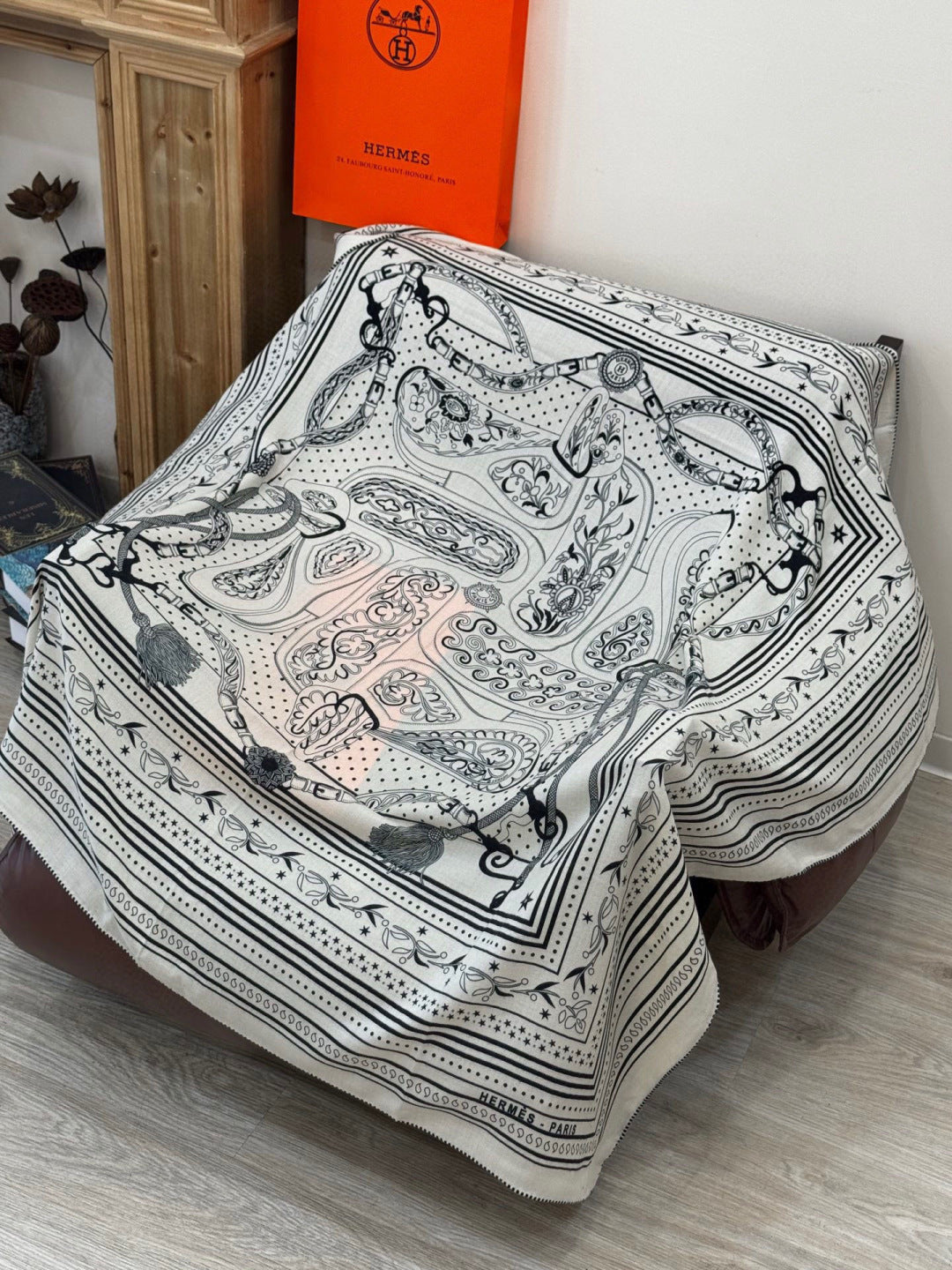 HERMES 25S SCARF 140 IN SILK CASHMERE 991677