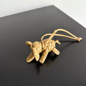 BOTTEGA VENETA 25S DAMEN ELEPHANT CHARM IN WARM GOLDENROD CALFSKIN