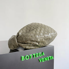 BOTTEGA VENETA 25S SMALL JODIE 48 IN ARMY GREEN CALFSKIN GOLD HARDWARE