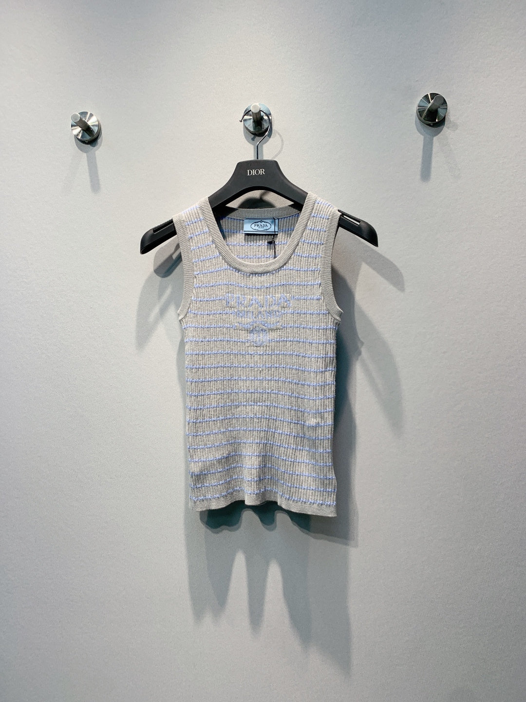 PRADA 26S SLEEVELESS KNIT TOP 1040