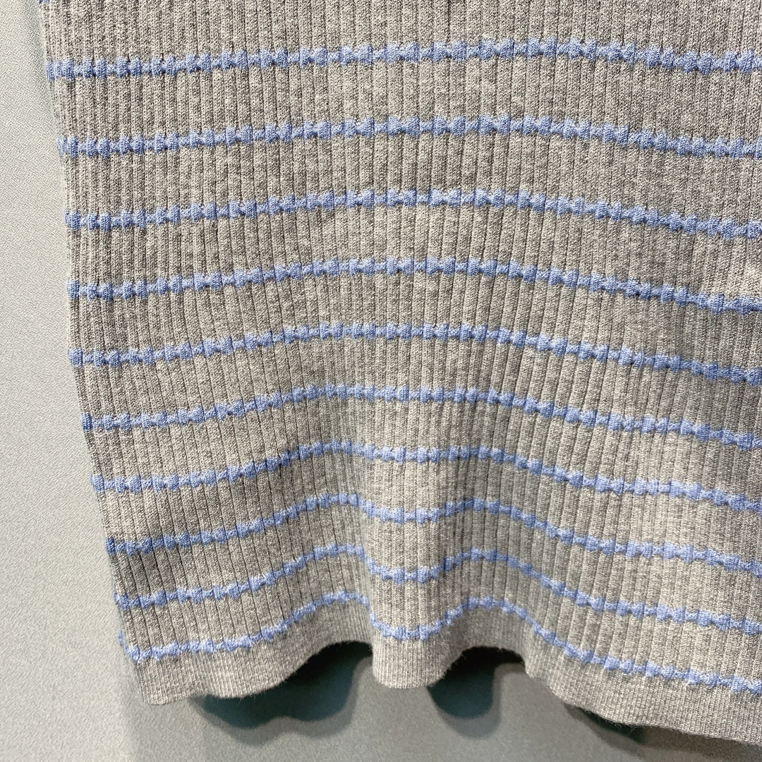 PRADA 26S SLEEVELESS KNIT TOP 1040