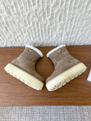 PRADA 25S ANKLE BOOTS 40 MM IN TAUPE BROWN SUEDE SHEARLING-LINED