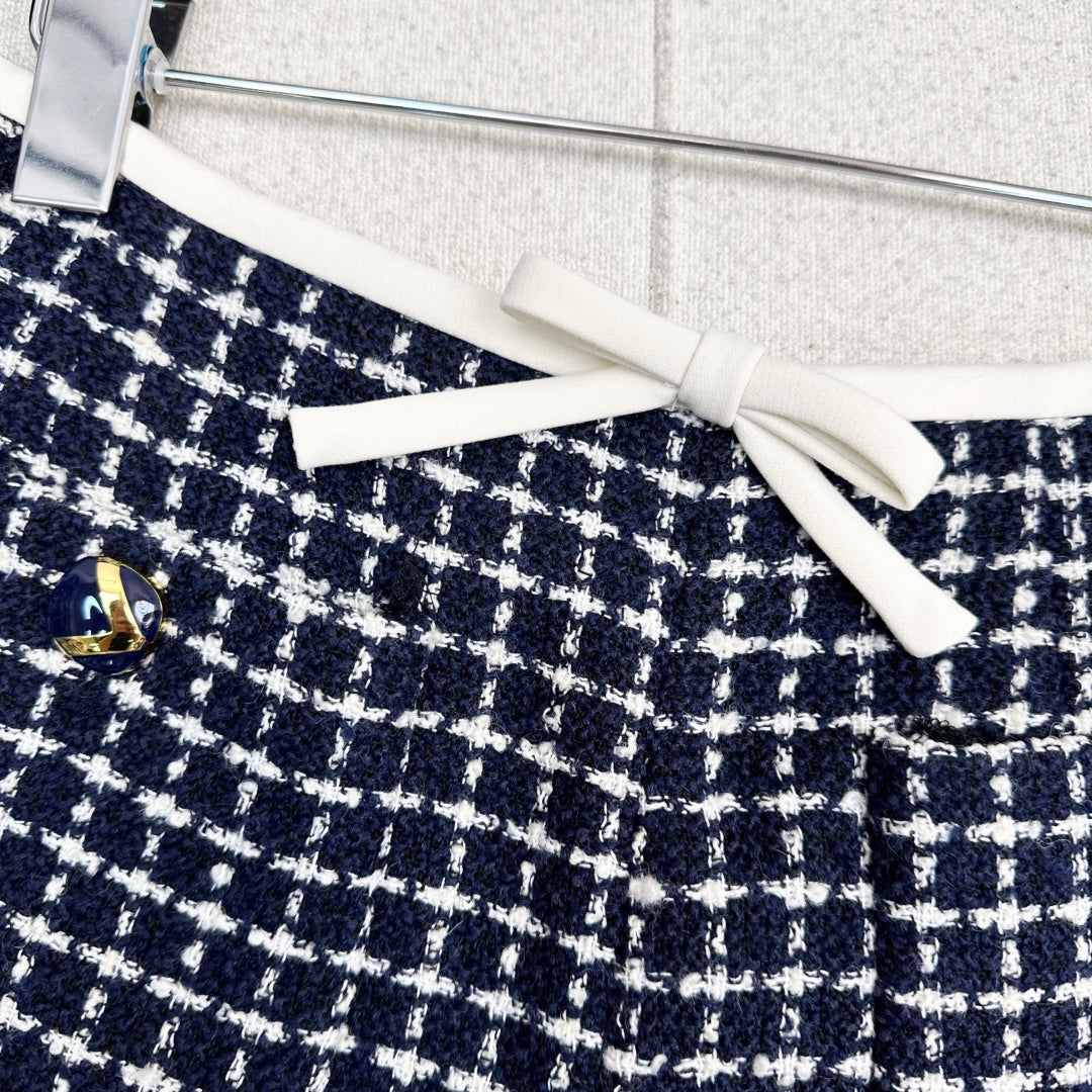 VALENTINO 26S WOOL SHORTS STYLE 17