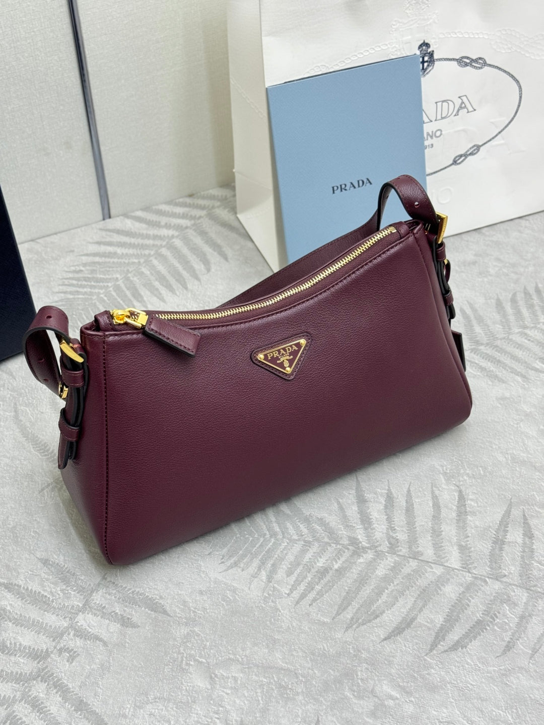 PRADA 25S AIMEE MEDIUM SHOULDER BAG 31 IN BURGUNDY CALFSKIN