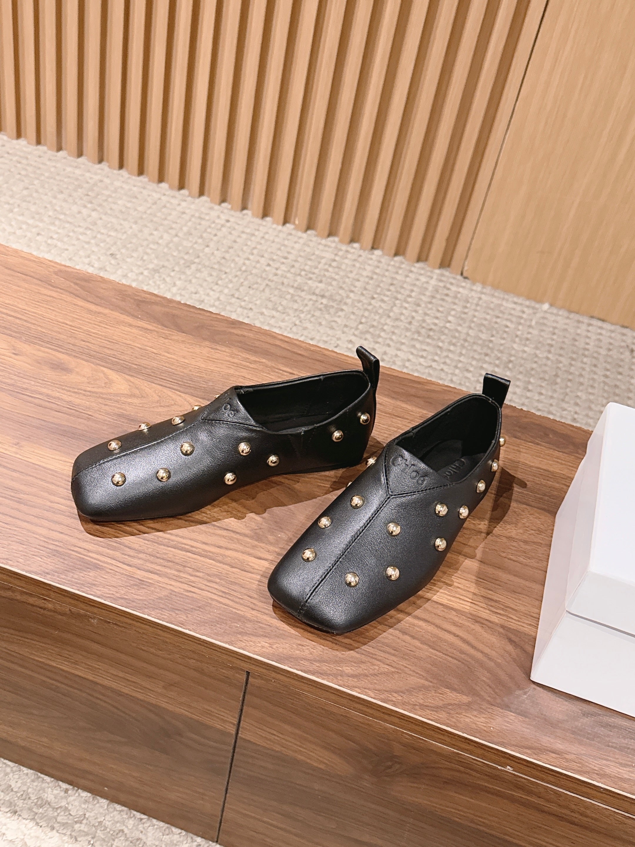 CHLOE 26S STUDDED LOAFERS IN BLACK CALFSKIN