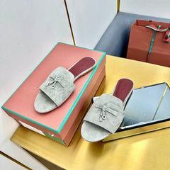LP SANDALS 25S IN FOG GRAY SUEDE WITH SILVER HARDWARE
