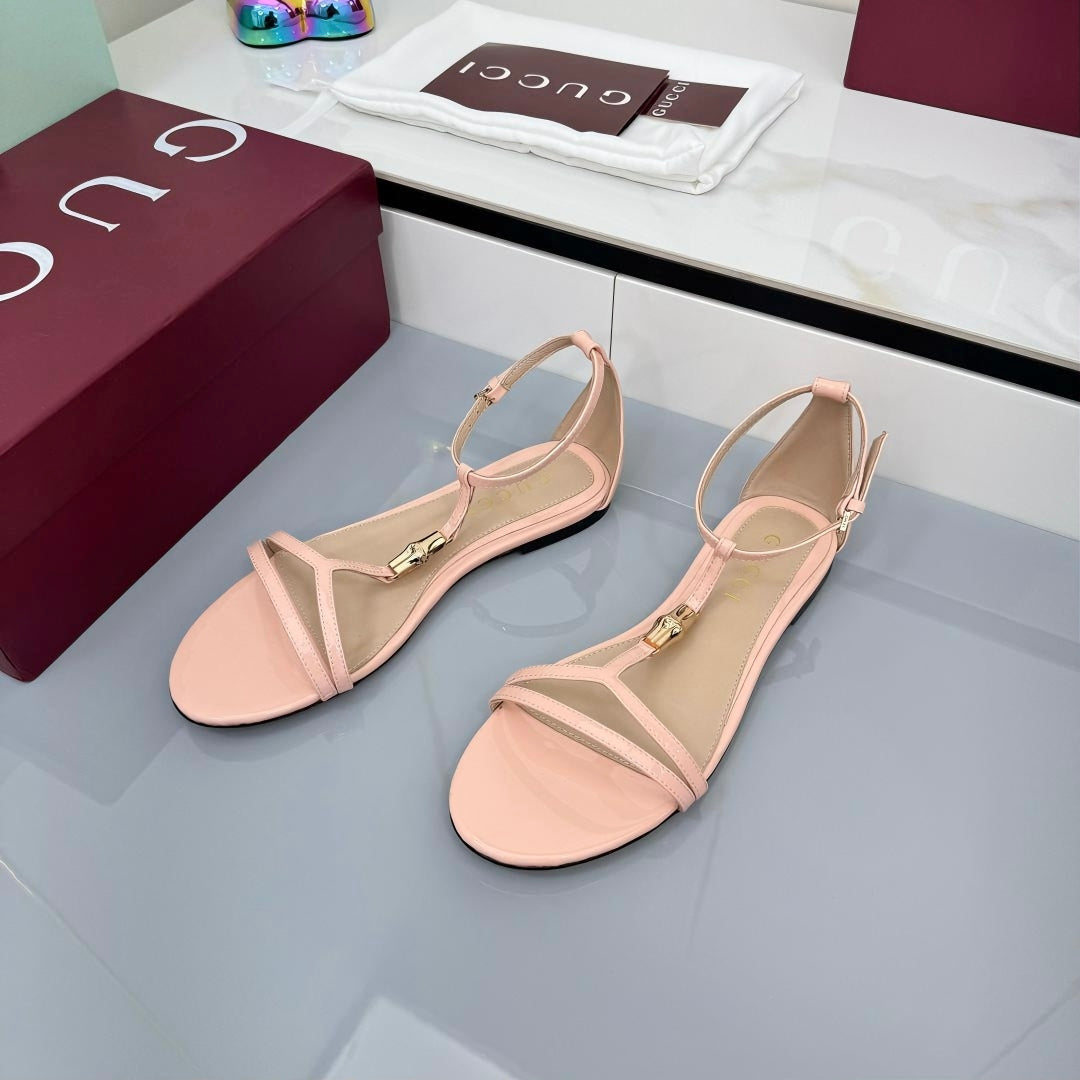 GG THONG SANDALS 25S IN LIGHT PINK LAMBSKIN WITH GOLD HARDWARE