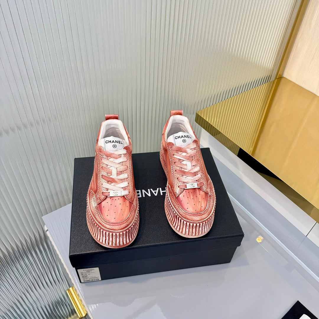 CHANEL 26S LOW-TOP SNEAKERS IN PINK GRAFFITI PATTERN CALFSKIN