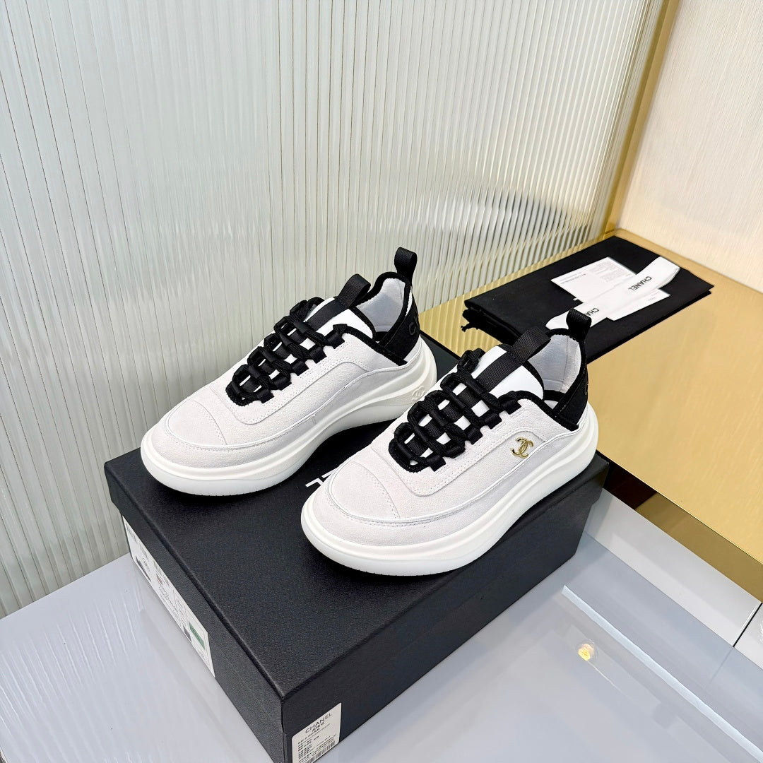 CHANEL 26S PLATFORM SNEAKERS IN WHITE SUEDE WITH CC LOGO