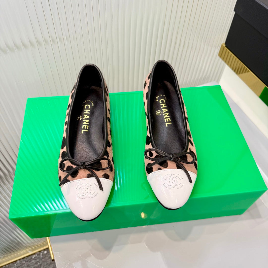 CHANEL 26S FLAT SHOES IN LIGHT BROWN AND BLACK LEOPARD PRINT PONY HAIR
