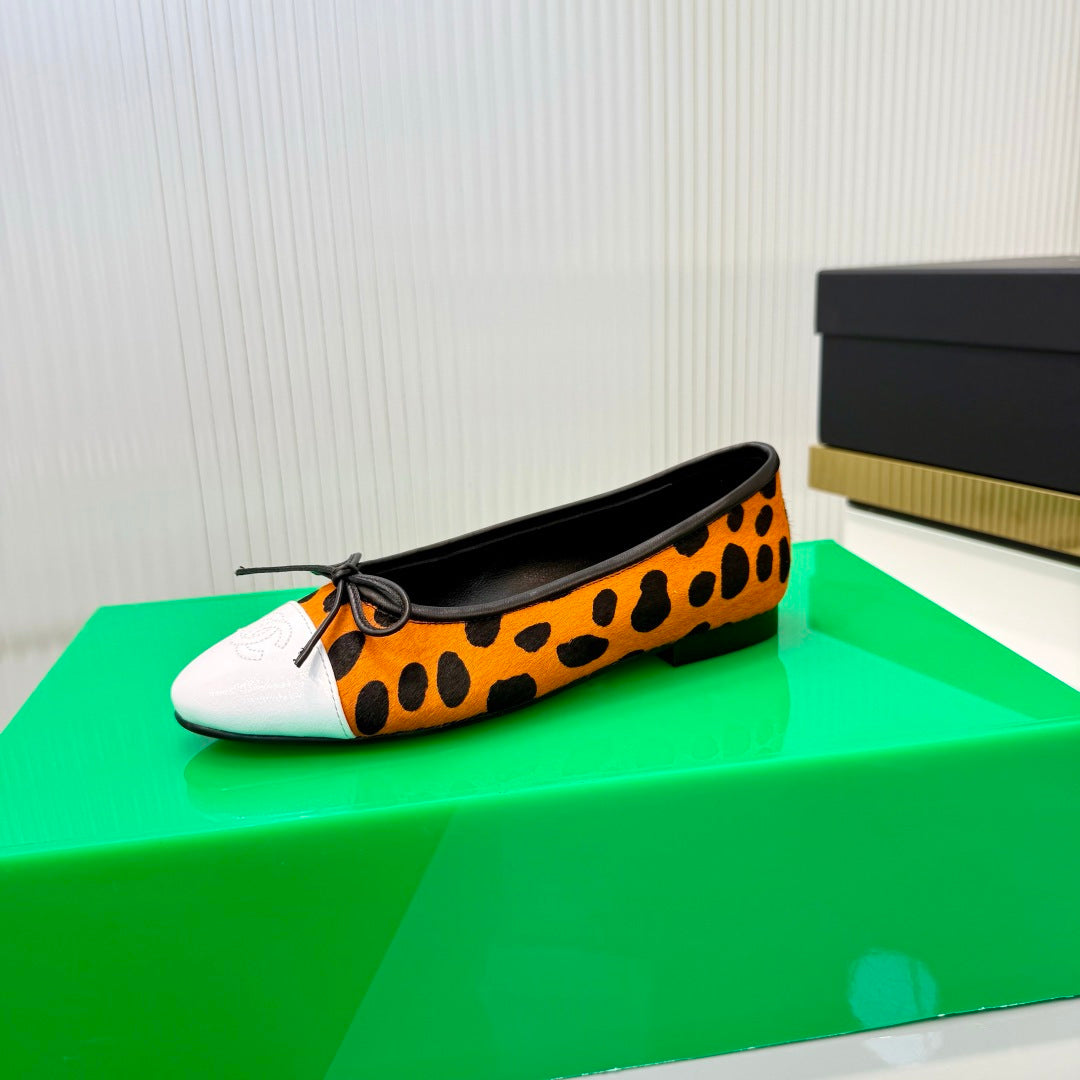 CHANEL 26S FLAT SHOES IN LIGHT ORANGE AND BLACK LEOPARD PRINT PONY HAIR