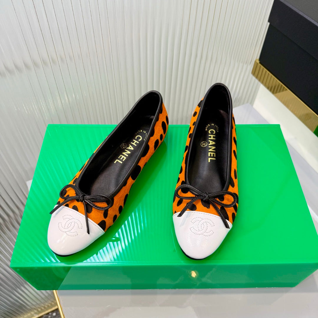 CHANEL 26S FLAT SHOES IN LIGHT ORANGE AND BLACK LEOPARD PRINT PONY HAIR