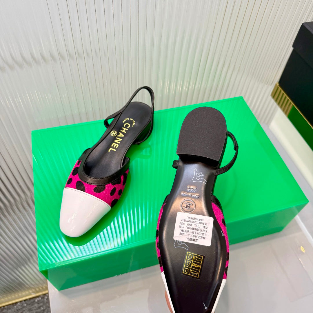 CHANEL 26S FLATS SLINGBACK IN WHITE PATENT CALFSKIN WITH DARK PINK PONY HAIR