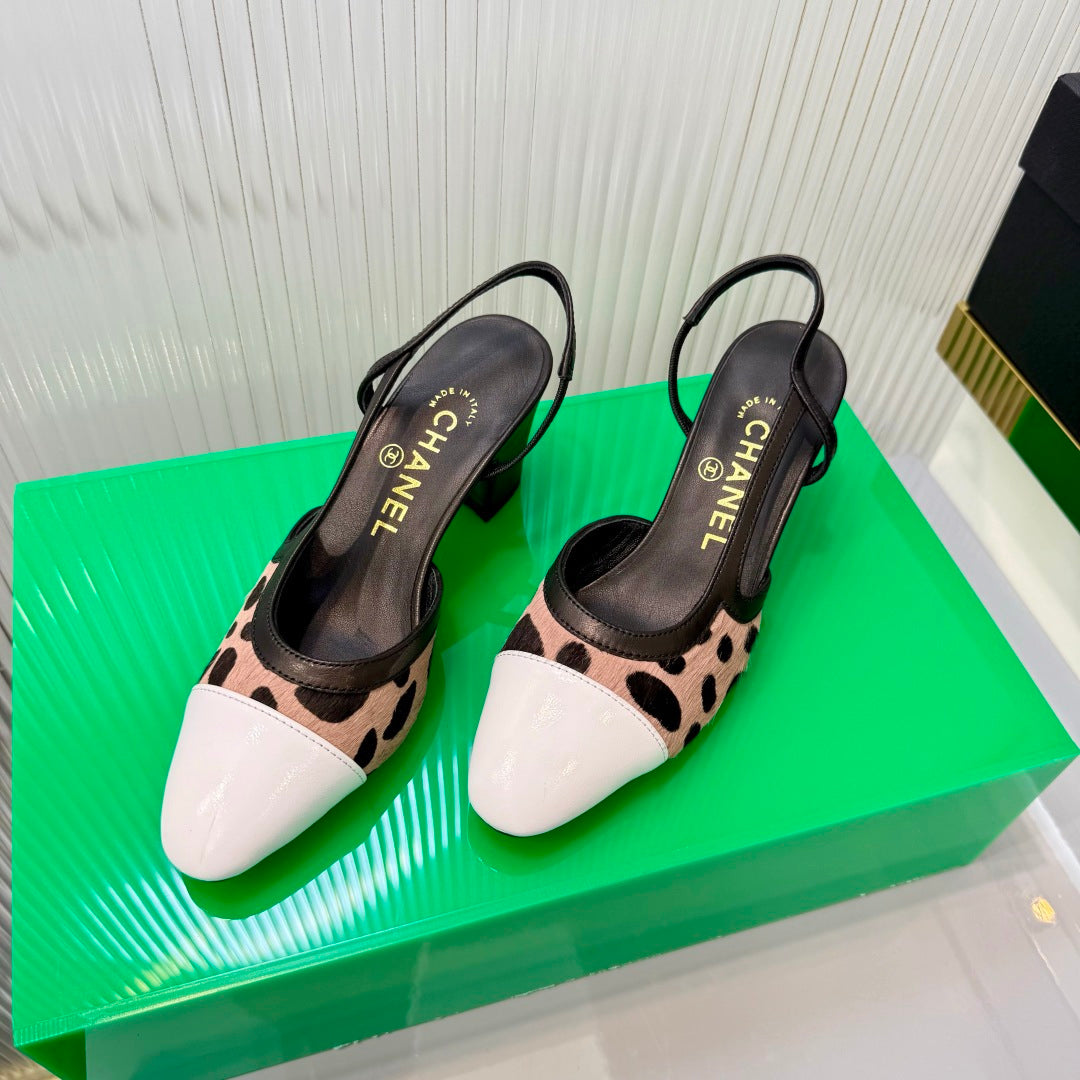 CHANEL 26S HIGH-HEEL SLINGBACKS 50 MM IN WHITE PATENT CALFSKIN WITH LIGHT PINKISH BEIGE PONY HAIR