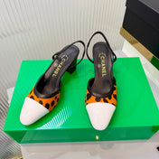 CHANEL 26S HIGH-HEEL SLINGBACKS 50 MM IN WHITE CALFSKIN WITH ORANGE PONY HAIR