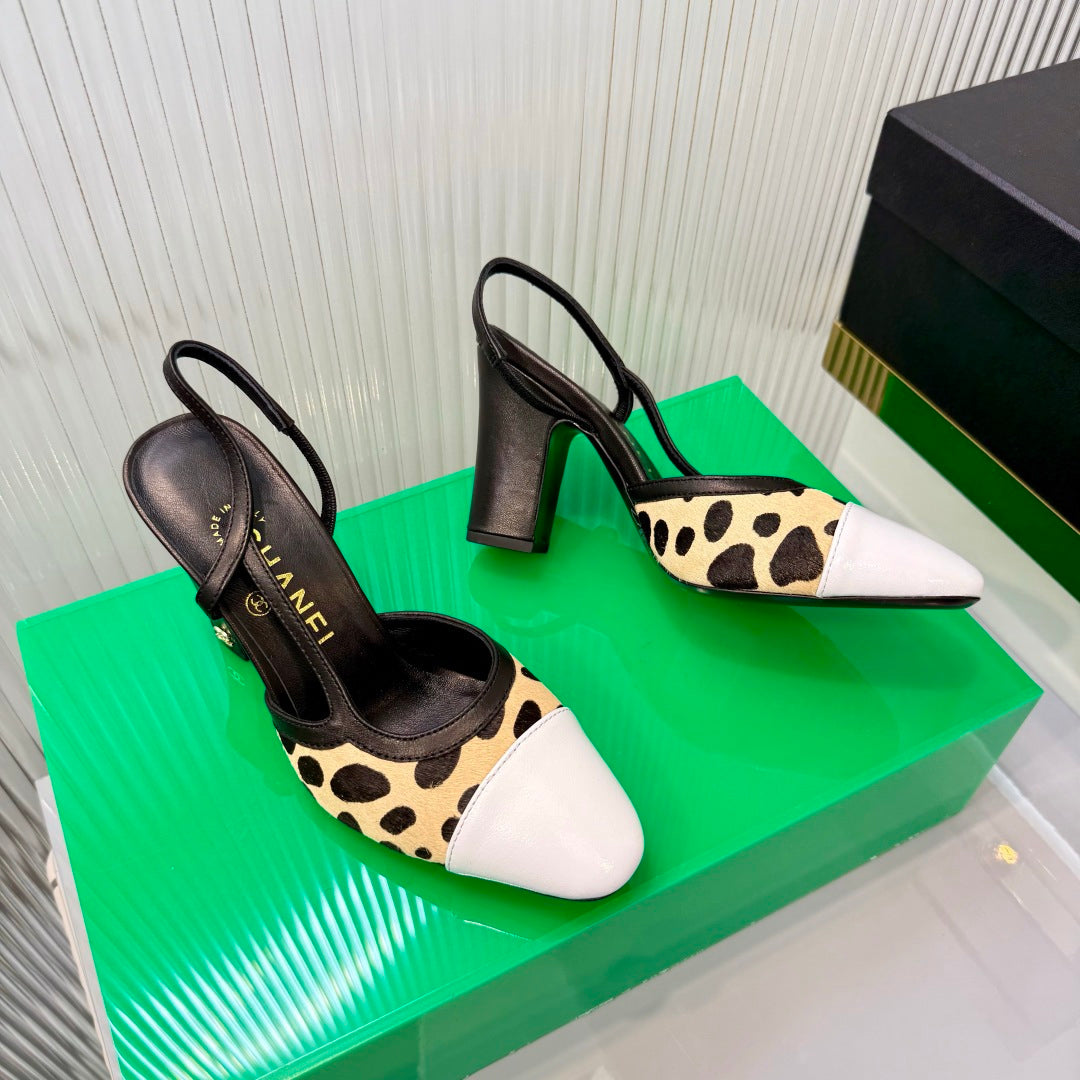 CHANEL 26S HIGH-HEEL SLINGBACKS 70 MM IN WHITE PATENT CALFSKIN WITH CREAM WHITE PONY HAIR