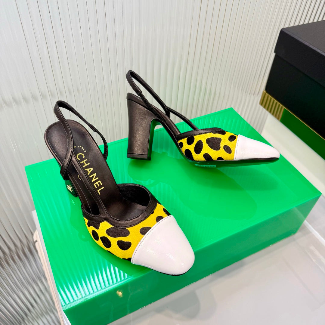 CHANEL 26S HIGH-HEEL SLINGBACKS 70 MM IN WHITE PATENT CALFSKIN WITH YELLOW PONY HAIR