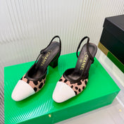 CHANEL 26S HIGH-HEEL SLINGBACKS 70 MM IN WHITE PATENT CALFSKIN WITH LINK PINK PONY HAIR