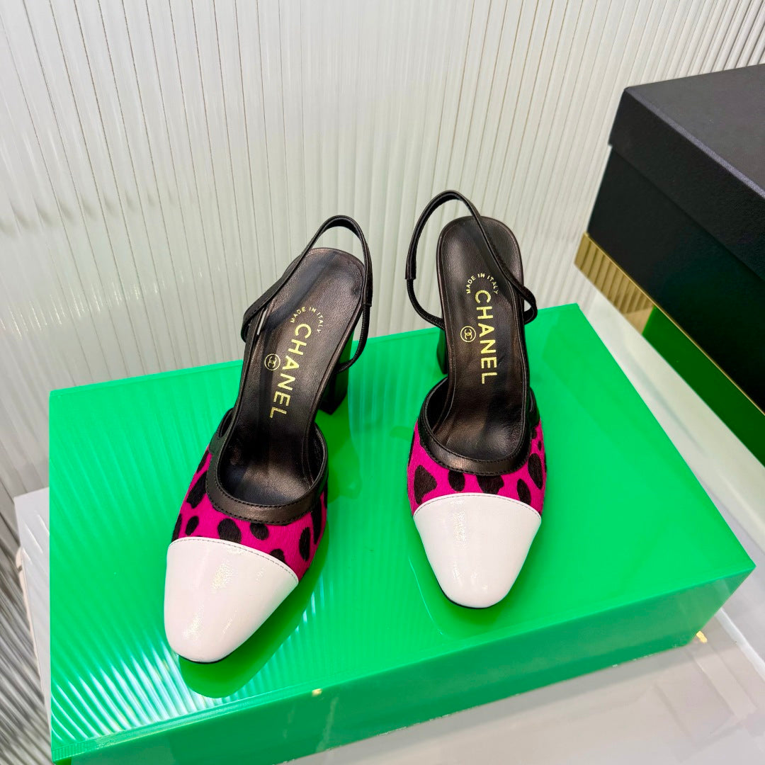 CHANEL 26S HIGH-HEEL SLINGBACKS 70 MM IN WHITE PATENT CALFSKIN WITH DARK PINK PONY HAIR