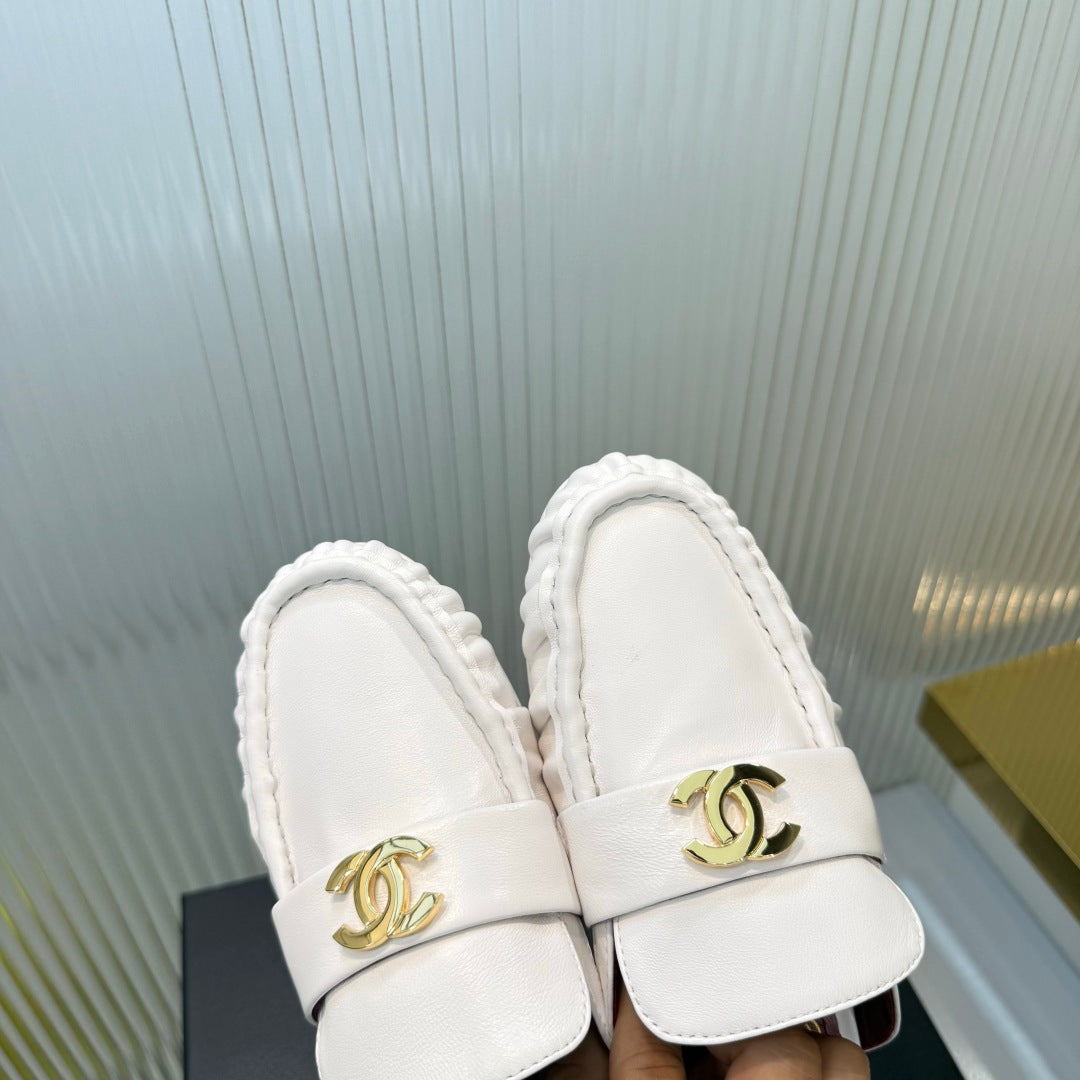 CHANEL 26S LOAFER MULES IN CREAM WHITE CALFSKIN WITH CC LOGO