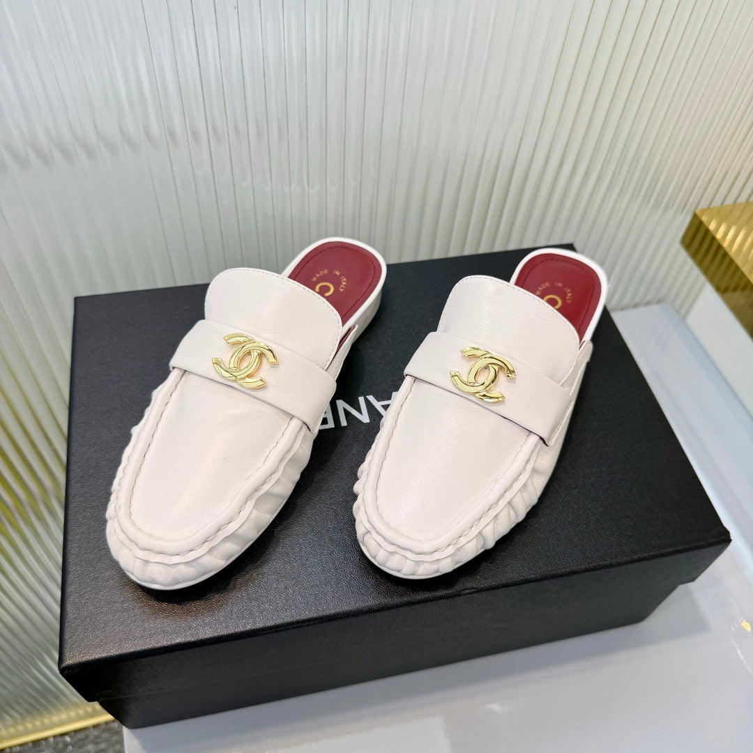 CHANEL 26S LOAFER MULES IN CREAM WHITE CALFSKIN WITH CC LOGO
