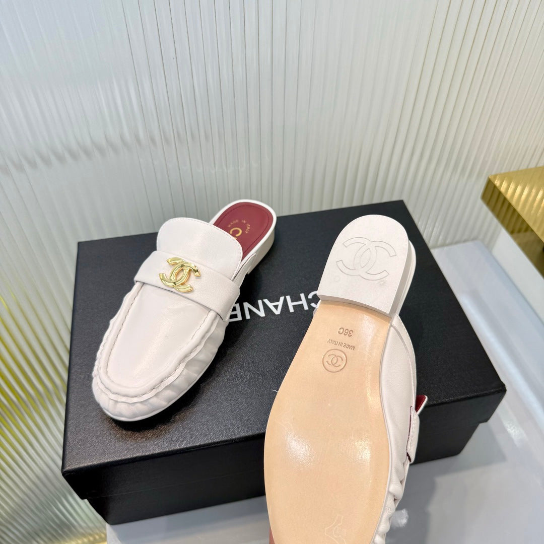 CHANEL 26S LOAFER MULES IN CREAM WHITE CALFSKIN WITH CC LOGO