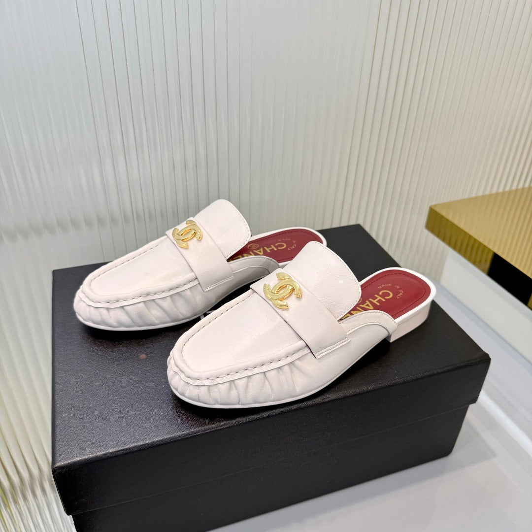 CHANEL 26S LOAFER MULES IN CREAM WHITE CALFSKIN WITH CC LOGO