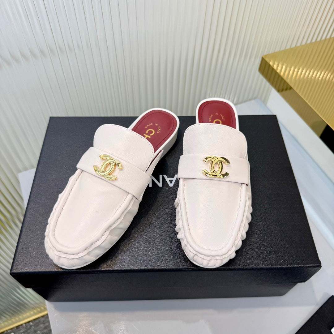 CHANEL 26S LOAFER MULES IN CREAM WHITE CALFSKIN WITH CC LOGO