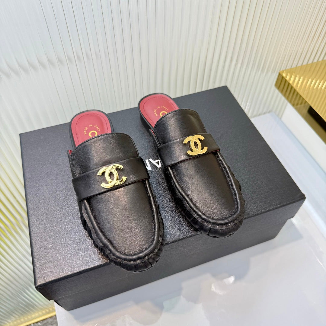 CHANEL 26S LOAFER MULES IN BLACK CALFSKIN WITH CC LOGO