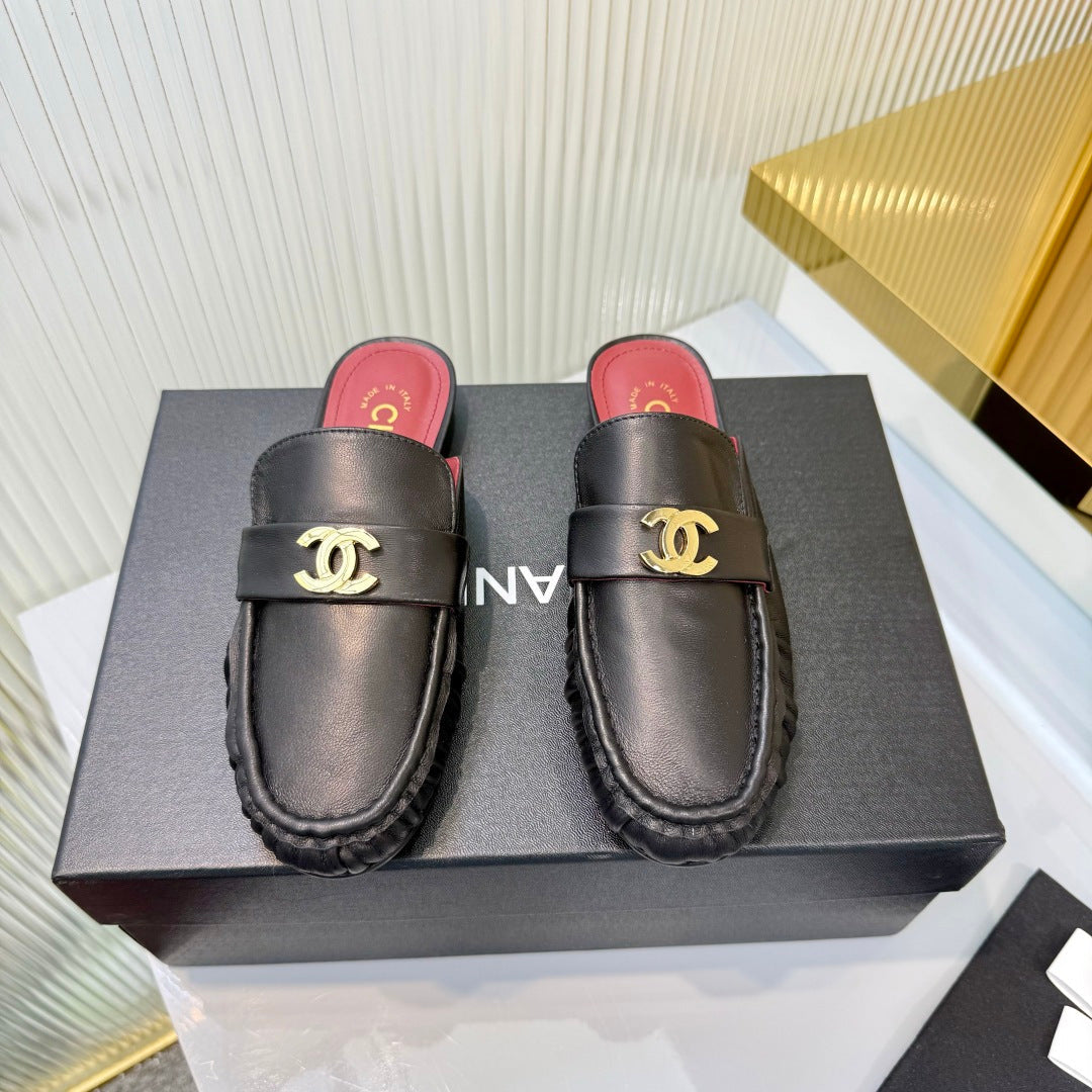 CHANEL 26S LOAFER MULES IN BLACK CALFSKIN WITH CC LOGO