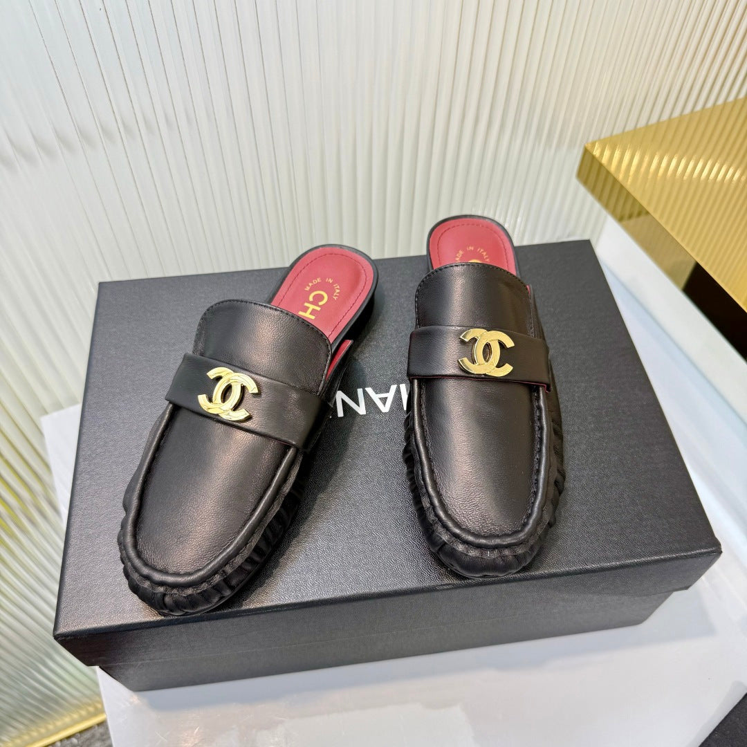 CHANEL 26S LOAFER MULES IN BLACK CALFSKIN WITH CC LOGO