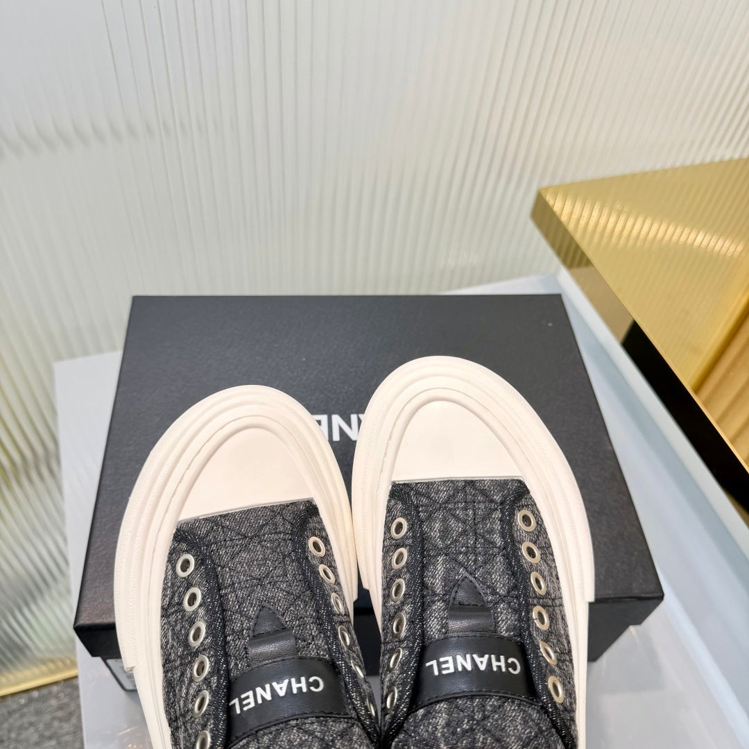 CHANEL 26S MULE SNEAKERS IN GREY DIAMOND-PATTERNED WOVEN DENIM FABRIC STLYE 6