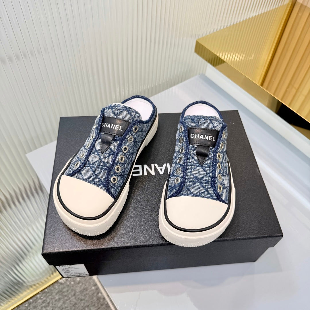 CHANEL 26S MULE SNEAKERS IN NAVY BLUE DIAMOND-PATTERNED WOVEN DENIM FABRIC