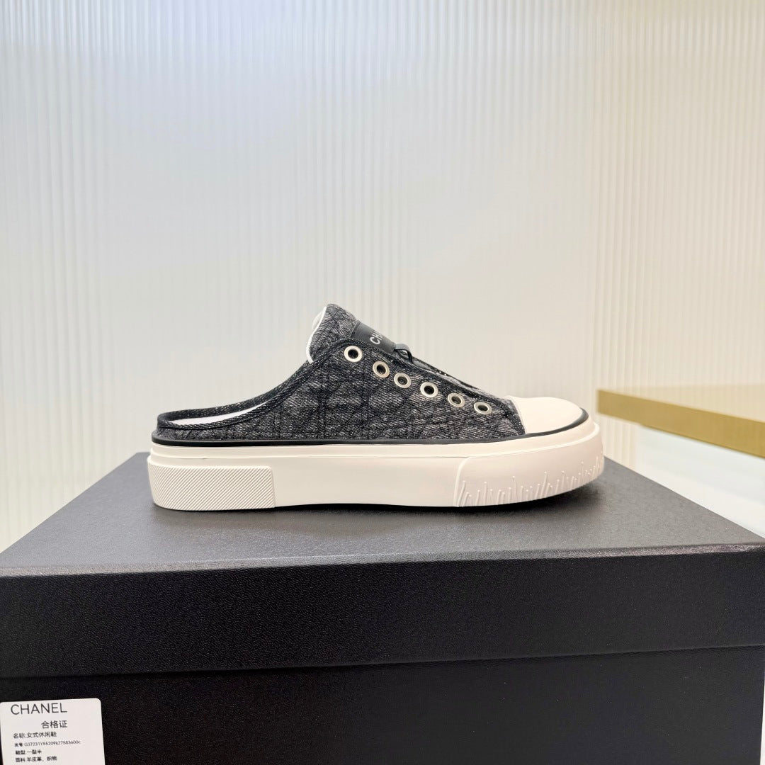 CHANEL 26S MULE SNEAKERS IN GREY DIAMOND-PATTERNED WOVEN DENIM FABRIC