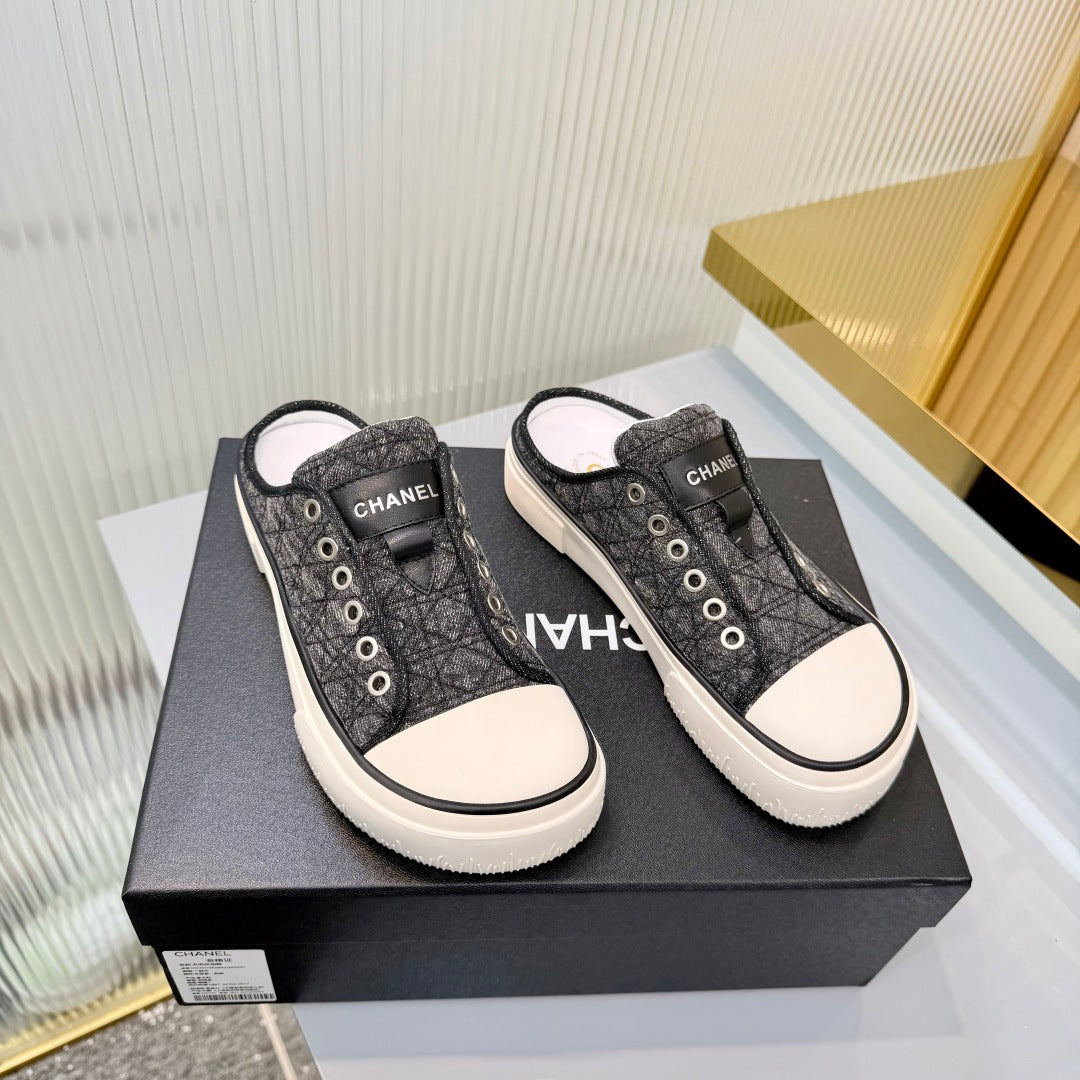 CHANEL 26S MULE SNEAKERS IN GREY DIAMOND-PATTERNED WOVEN DENIM FABRIC