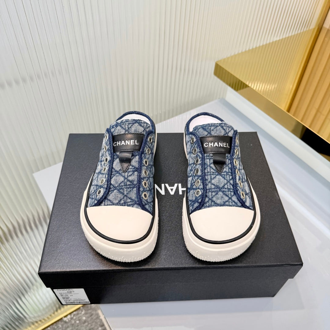 CHANEL 26S MULE SNEAKERS IN NAVY BLUE DIAMOND-PATTERNED WOVEN DENIM FABRIC