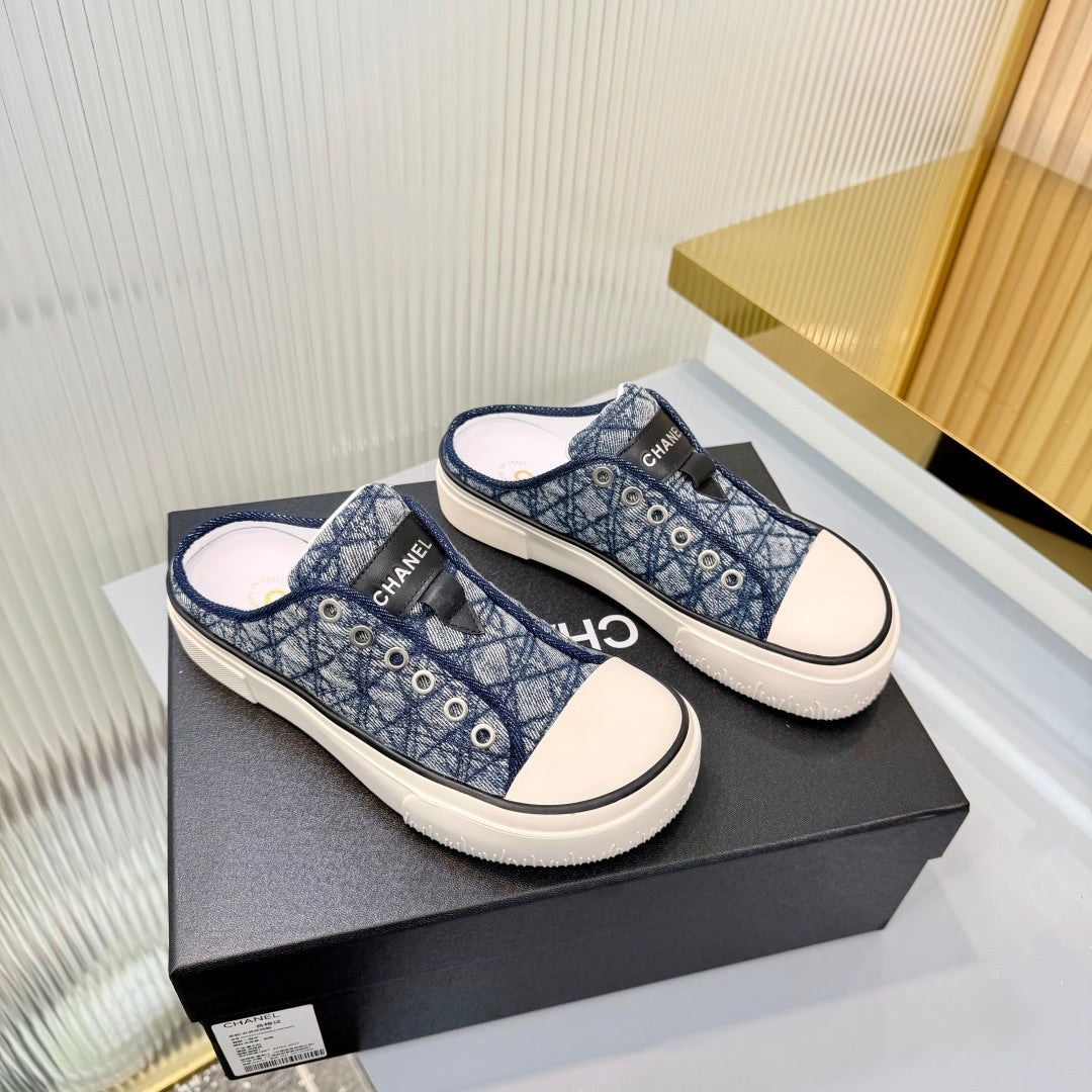 CHANEL 26S MULE SNEAKERS IN NAVY BLUE DIAMOND-PATTERNED WOVEN DENIM FABRIC