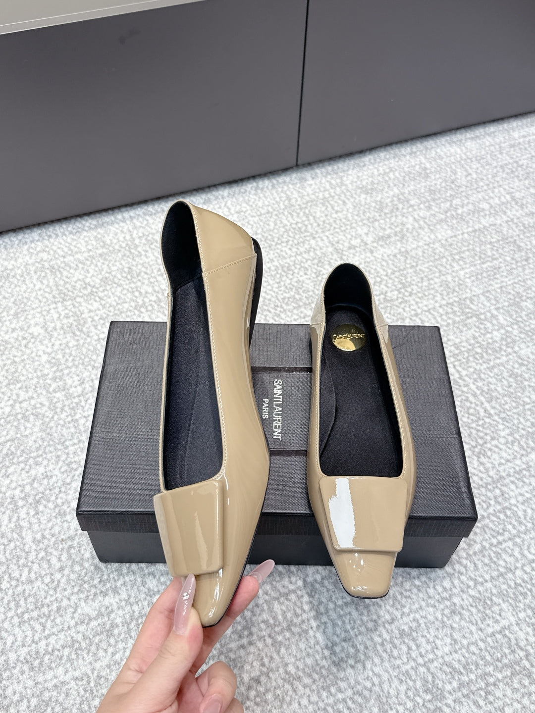 YSL 25S FLAT SHOES IN DARK BEIGE LAMBSKIN