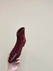 ALAIA 26S ANKLE BOOTS IN DARK RED SUEDE AND GLOSSY CALFSKIN