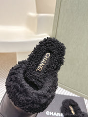 CHANEL 25S INDOOR SLIPPERS IN BLACK CALFSKIN FUR-LINED