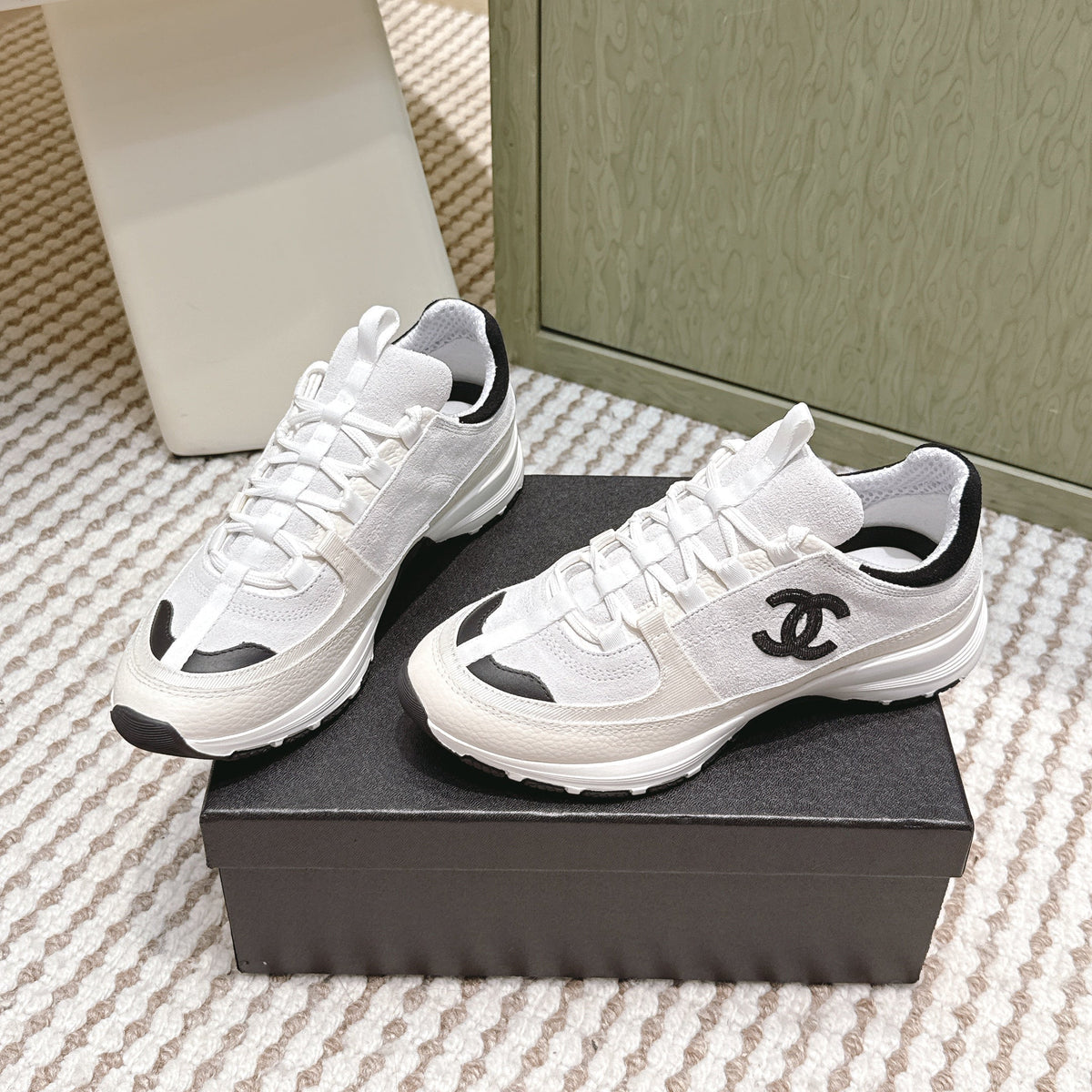 CHANEL 25S LUXURY SNEAKERS IN WHITE CALFSKIN AND SUEDE