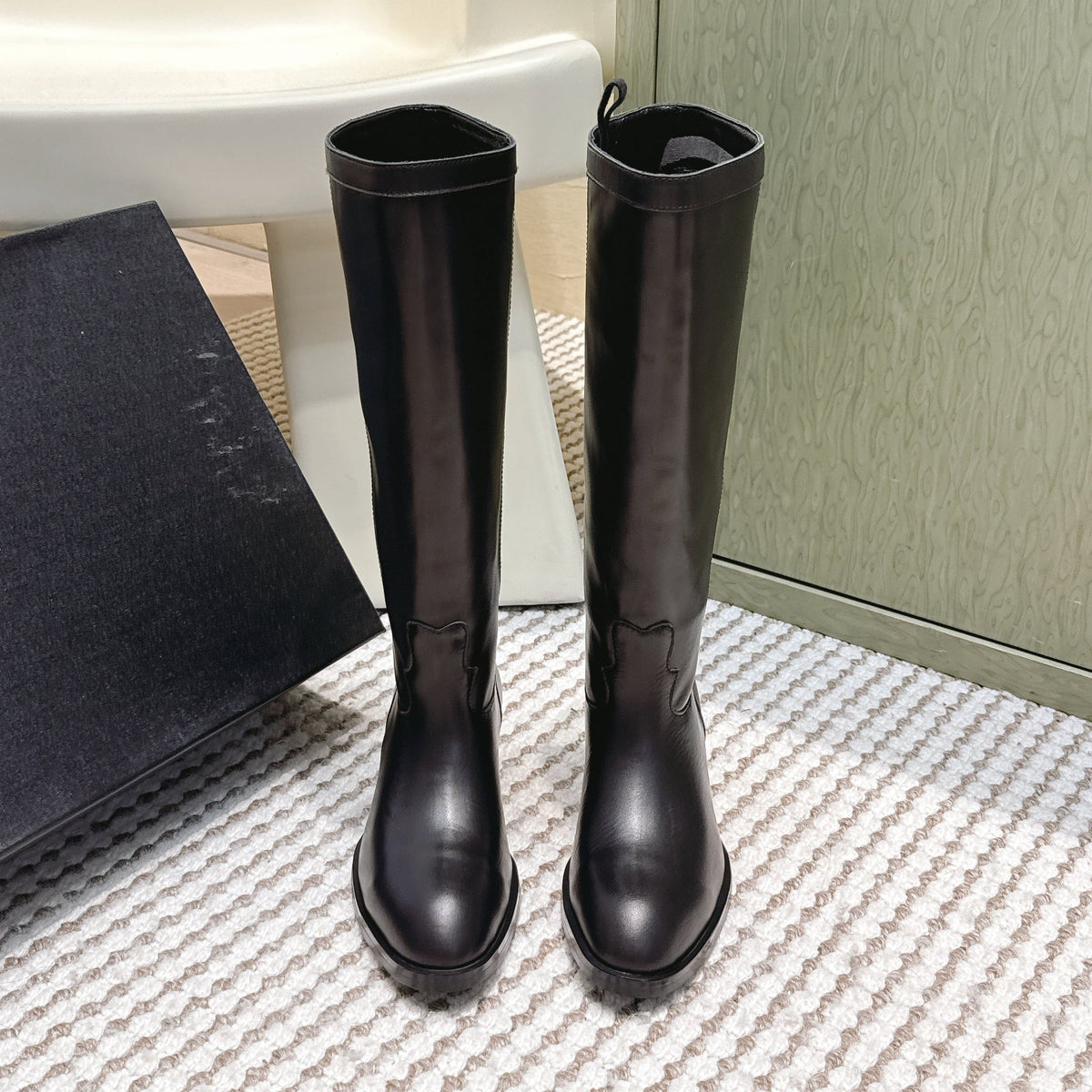 CHANEL 25S KNEE-HIGH BOOTS IN BLACK CALFSKIN