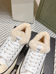 CHANEL 25S THICK-SOLE SNEAKERS 60MM IN WHITE AND BEIGE CALFSKIN WITH FUR LINING