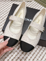 CHANEL 25S MARY JANE FLAT IN WHITE TWEED WITH BLACK CAP TOE GOLD HARDWARE