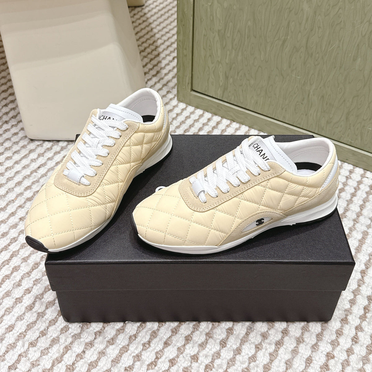 CHANEL 25S SNEAKERS IN LIGHT YELLOW CALFSKIN AND SUEDE