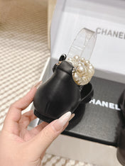CHANEL 25S ESPADRILLE FLATS IN BLACK CALFSKIN WITH PEARL STRAP