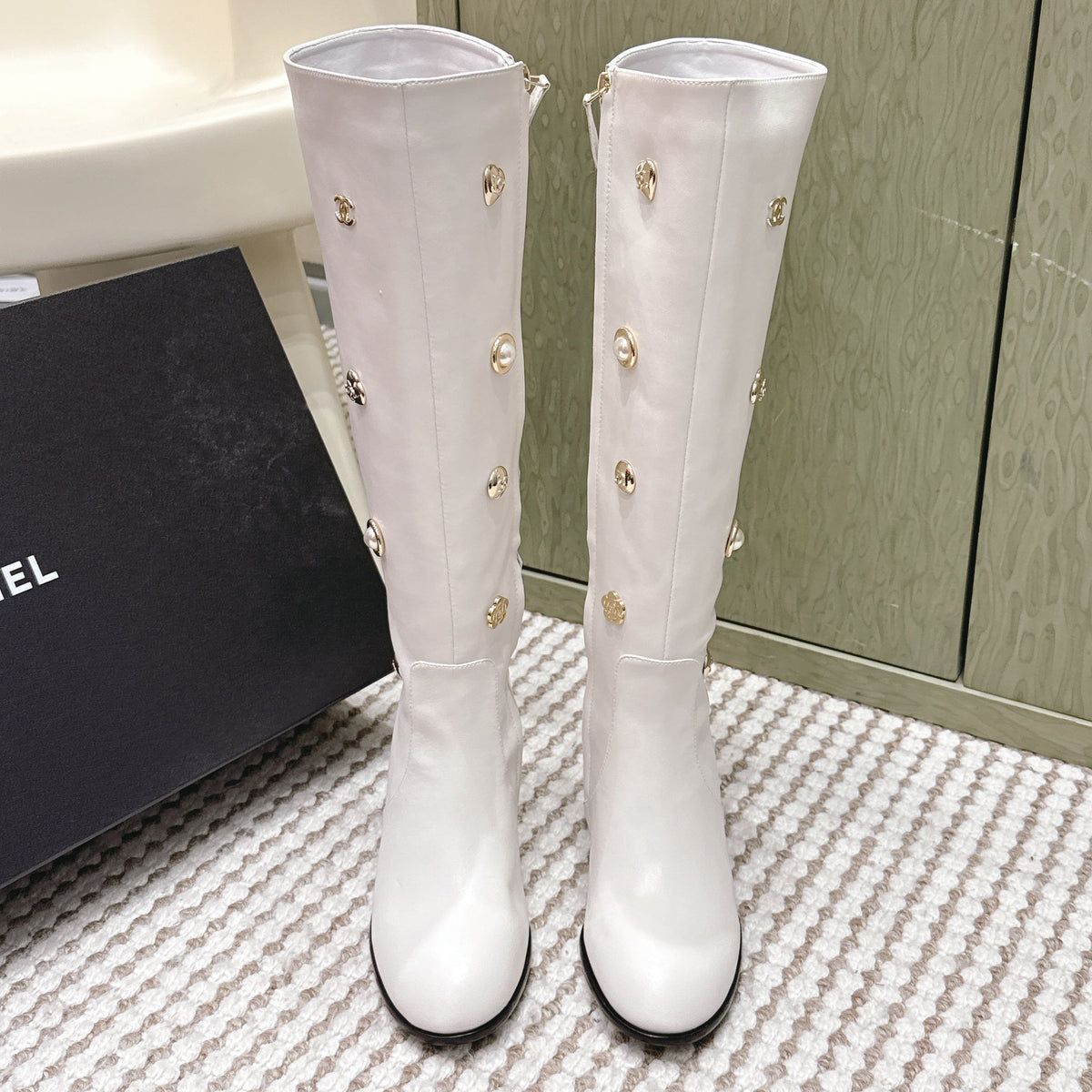 CHANEL 25S KNEE-HIGH BOOTS IN WHITE CALFSKIN WITH RHINESTONES